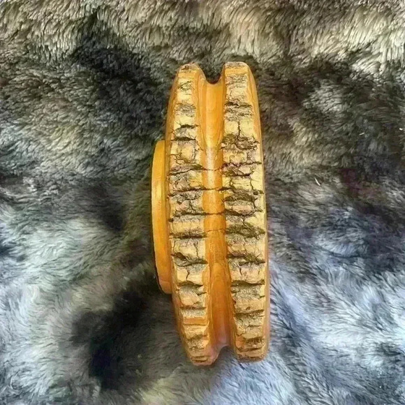 Vintage Nut Bowl  with nut crackers - Picture 4 of 15